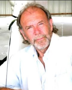 yazıçı Richard Bach