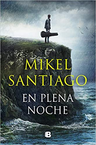 Pakati pausiku, wolemba Mikel Santiago